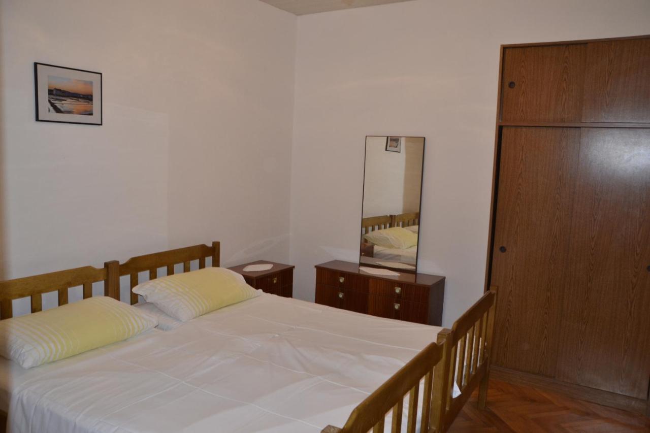 Apartments By The Sea Kustici, Pag - 6335 Zubovići Exterior foto